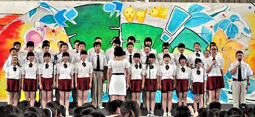  中学部举办“青春之际”歌咏会 
