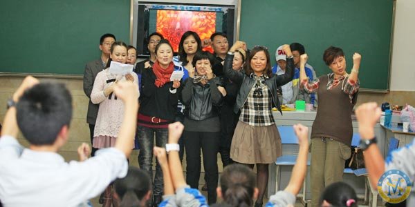 家校共建“学习社区”