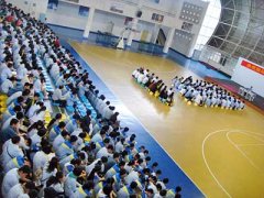 美视学校中学生法制报告会