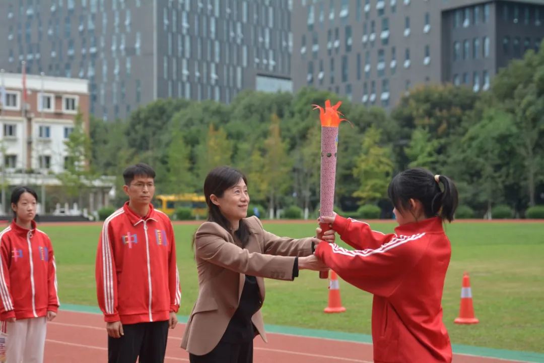 我运动 我健康 我快乐——中学部开展第二十一届体育节