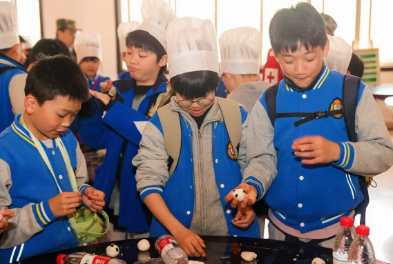 载一篮春光，撒满路欢笑——中国部·小学春季研学之旅