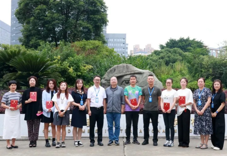 家校携手，共筑成长！成都美视师一学校举行校级家委会成立仪式