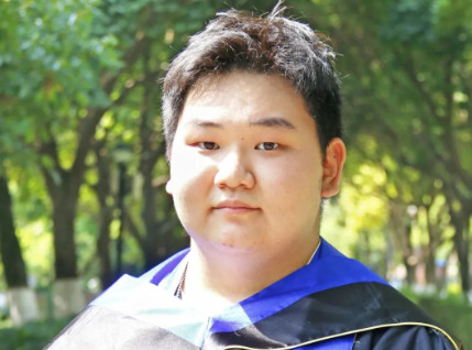 优秀学子专访丨从“默默积淀”到全球顶尖人文社科录取,他用厚积薄发证明——时间会给努力最好的答案
